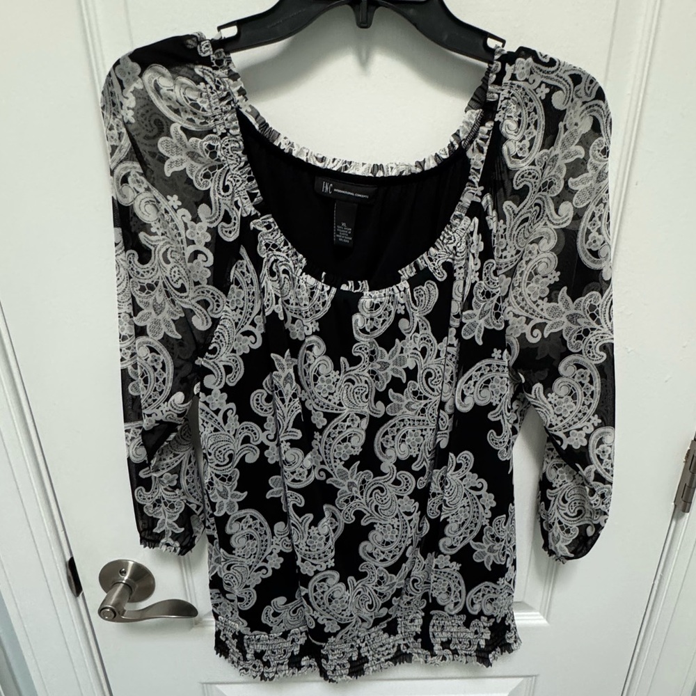 I.N.C. Concepts Women’s Elegant Black and White Top, Size XL, Lined Body